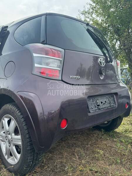 Patosnice kadice za Toyota iQ