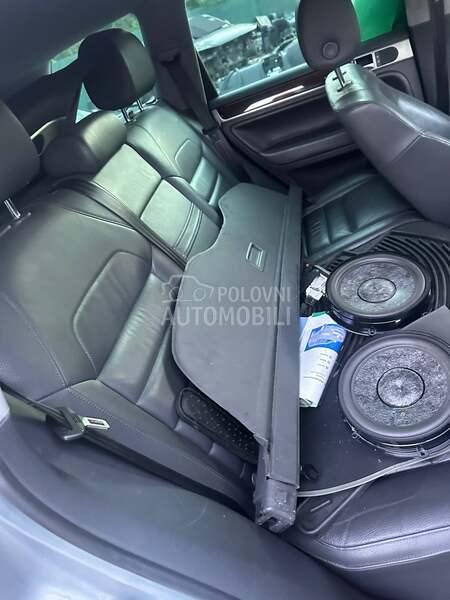 Polica roletna za Volkswagen Touareg od 2004. do 2017. god.