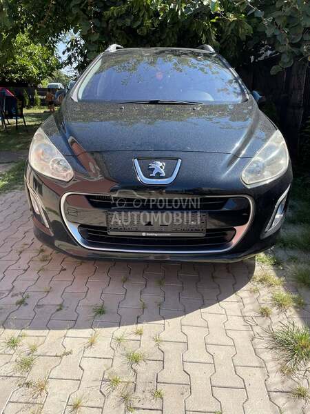 Peugeot 308 2013. god. -  kompletan auto u delovima