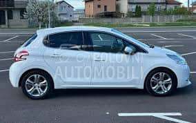 GRANICNIK ZADNJIH VRATA za Peugeot 208 od 2012. do 2015. god.