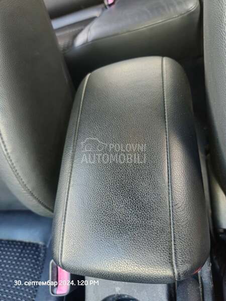 Naslon za ruke, rukohvat za Hyundai i30 od 2007. do 2012. god.