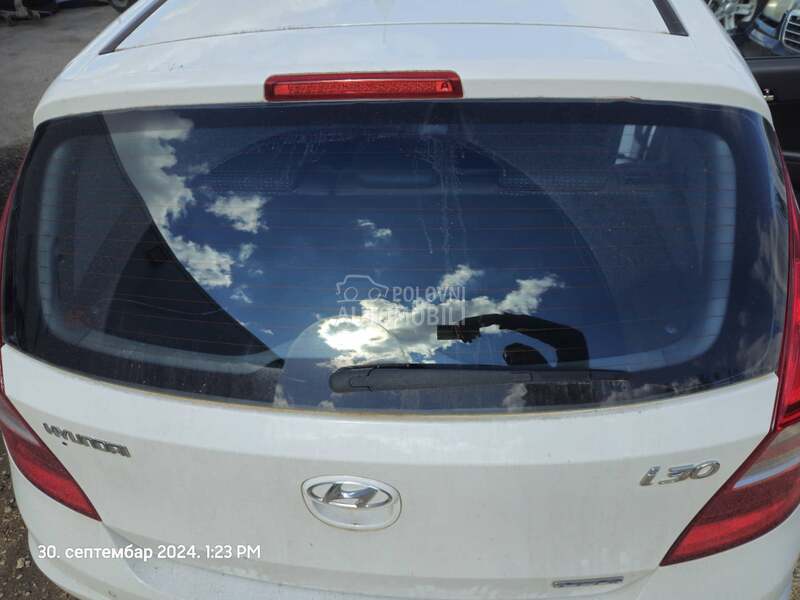 Staklo gepek vrata za Hyundai i30 od 2007. do 2012. god.