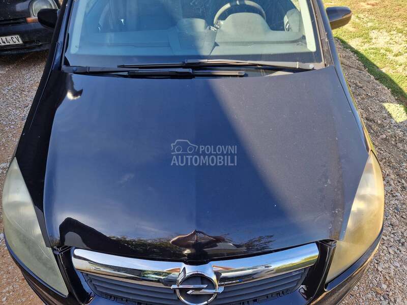Hauba crna boja z20r za Opel Zafira od 2005. do 2012. god.