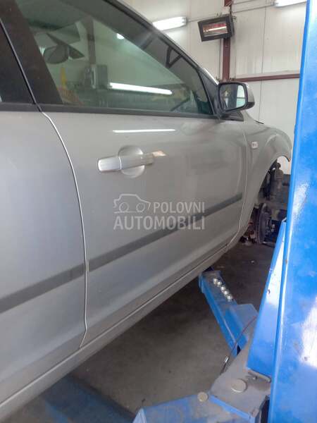 Prednja desna vrata za Ford Focus od 2004. do 2007. god. za Ford Focus od 2004. do 2007. god.