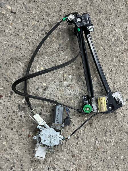 Podizac stakla od gepek vrata za Land Rover Freelander od 2000. do 2005. god.