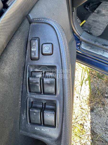 Prekidač podizača prozora za Toyota Avensis od 2003. do 2007. god.