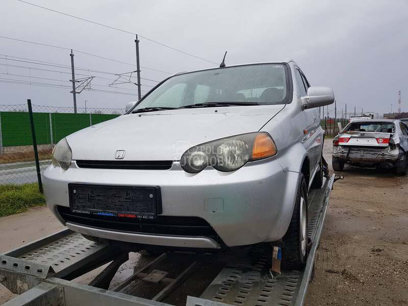 Honda HR-V 2001. god. -  kompletan auto u delovima