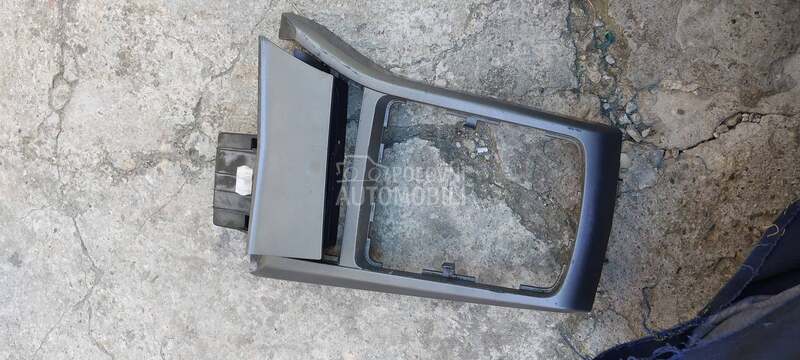 konzola za Opel Astra H od 2004. do 2008. god.