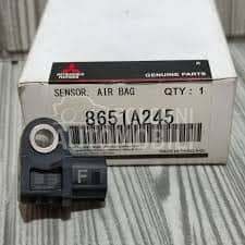 original senzor udara za Mitsubishi L200 - 8651a245