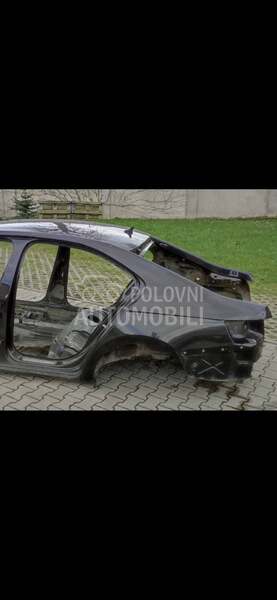 polustranica za Škoda Superb od 2015. do 2024. god.