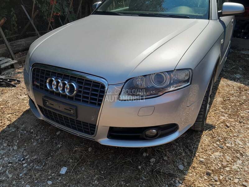 Audi A4 -  kompletan auto u delovima