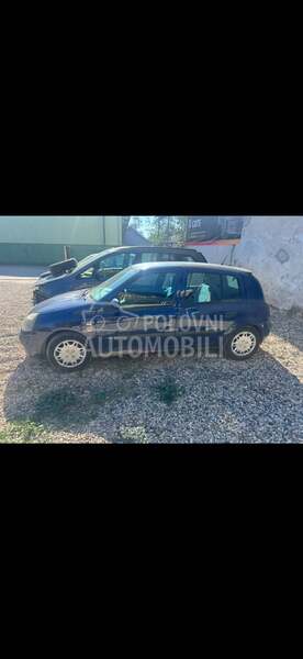 Polovni delovi za Renault Clio od 2000. do 2003. god. za Renault Clio od 2000. do 2003. god.