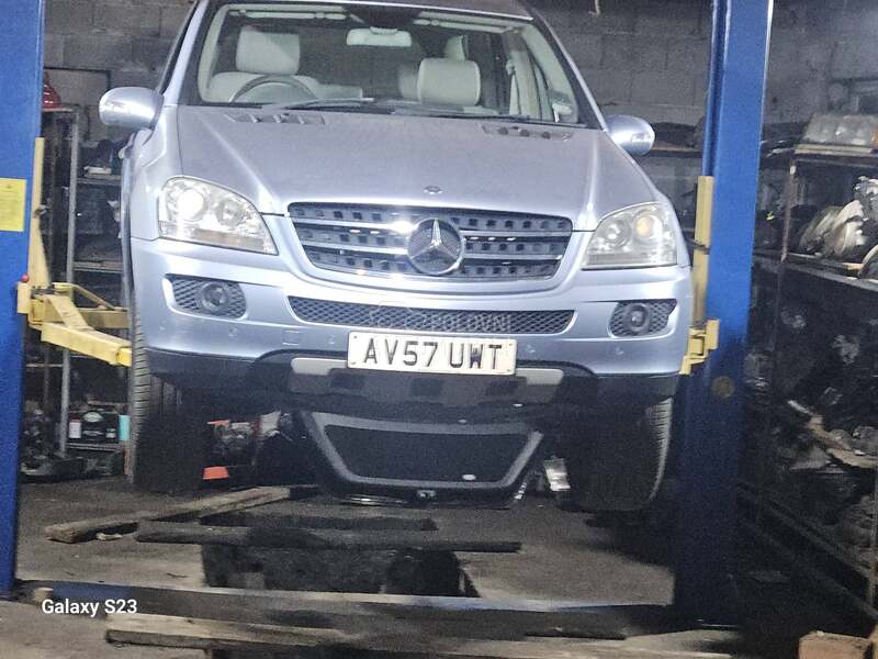 Delovi za Mercedes Benz ML Klasa od 2004. do 2010. god.