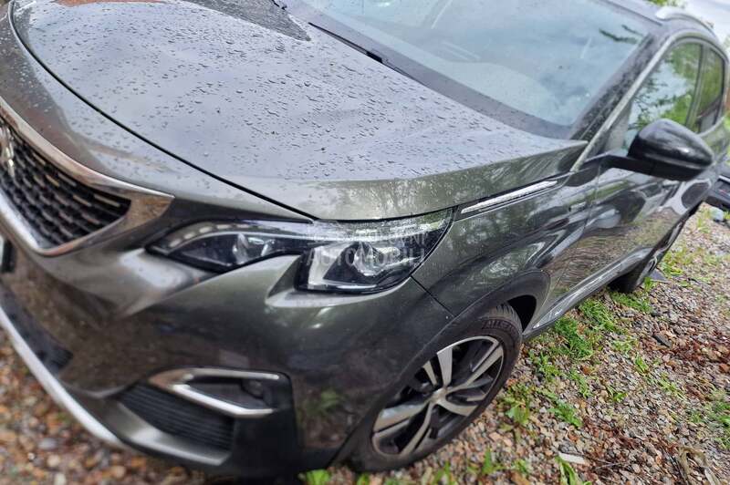 Peugeot 3008 delovi 2017. god. -  kompletan auto u delovima