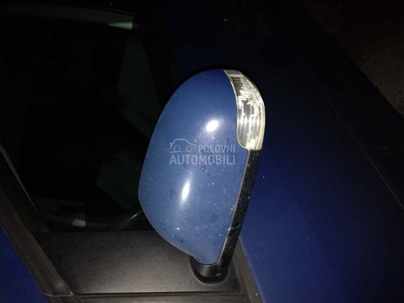 levi retrovozor za Volkswagen Touran od 2003. do 2008. god.