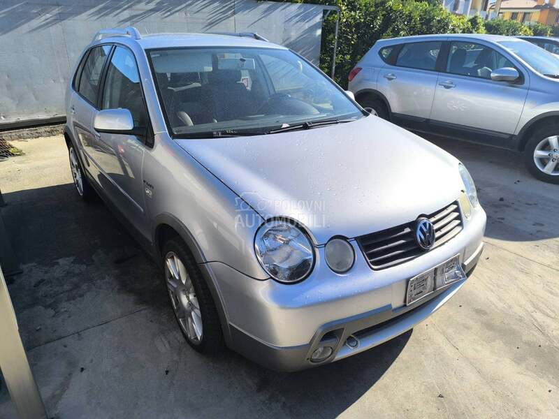 Desni far za Volkswagen Polo od 2001. do 2005. god.