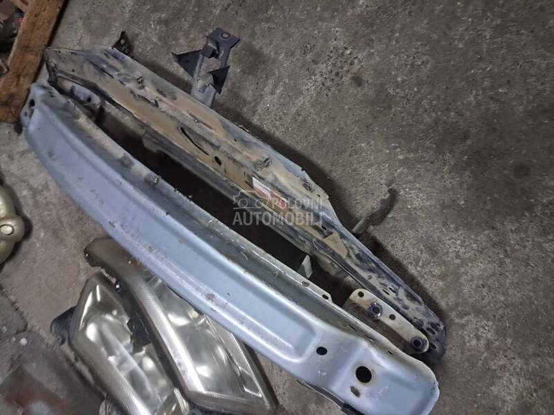 nosac branika za Renault Laguna od 2001. do 2007. god.