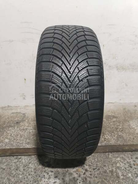 Maxxis 215/45 R17 Zimska