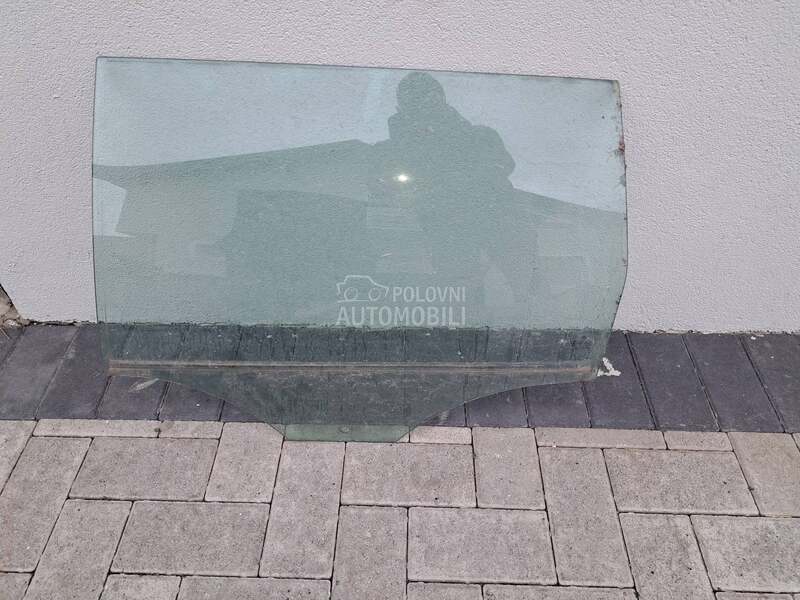 Staklo zadnjih levih vrata za Volkswagen Passat B6, Passat B7 od 2005. do 2014. god.