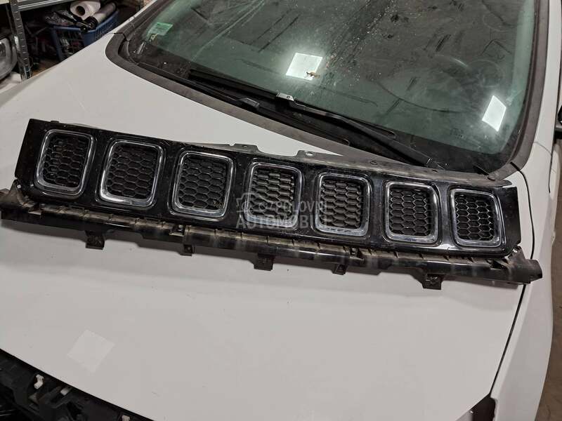 Maska Hauba Krilo Branik Far za Jeep Compass od 2015. do 2024. god.