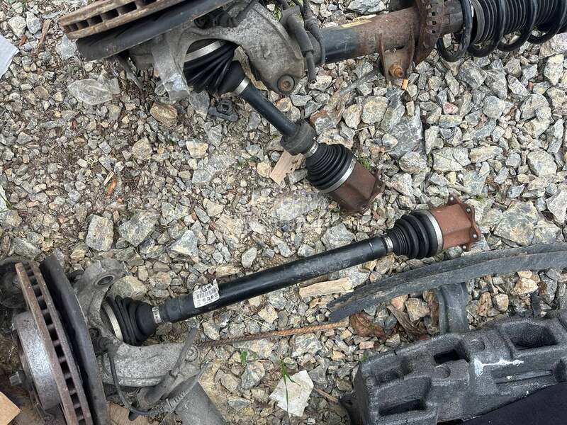 Homokinetićki zglob automatik za Volkswagen Passat B6, Passat B7, Passat CC od 2004. do 2014. god.
