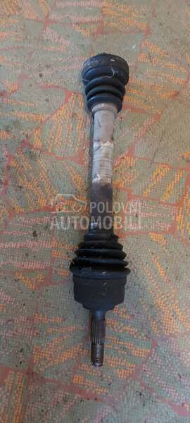 poluosovina leva 1.4 hdi za Peugeot 206