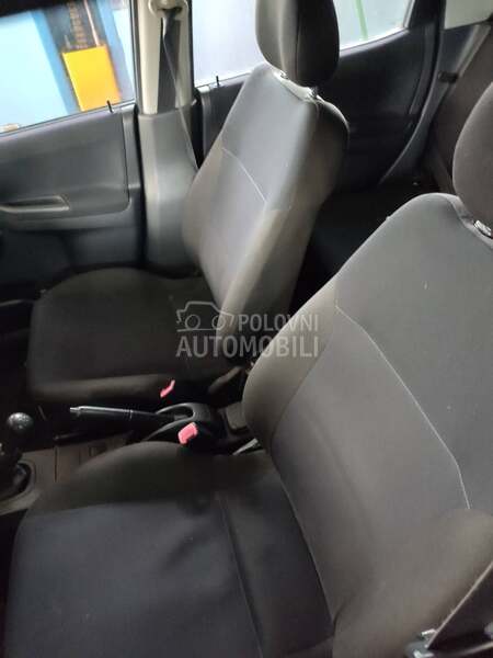 sedista za Subaru Justy od 2004. do 2007. god.