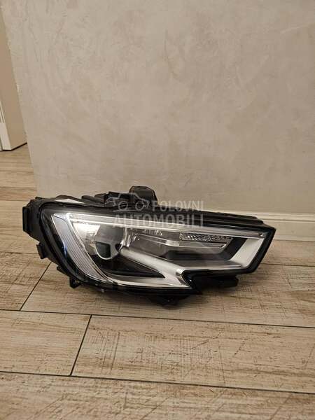 Desni xenon led far za Audi A3 od 2016. do 2020. god.