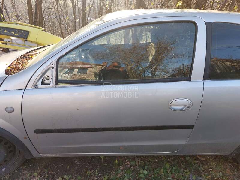 vrata leva desna siva z 157 za Opel Corsa C od 2000. do 2005. god.
