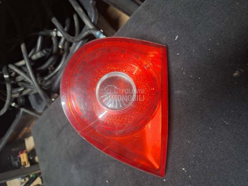 Stop svetlo za Volkswagen Golf 5 od 2004. do 2008. god. za Volkswagen Golf 5 od 2004. do 2008. god.