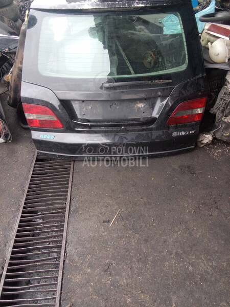 Zadnja hauba karavan za Fiat Stilo za 2003. god.