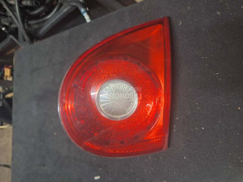 Stop svetlo za Volkswagen Golf 5 od 2004. do 2008. god. za Volkswagen Golf 5 od 2004. do 2008. god.
