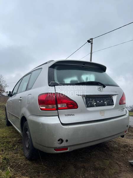 Lajsna gepeka za Toyota Avensis Verso od 2000. do 2007. god.