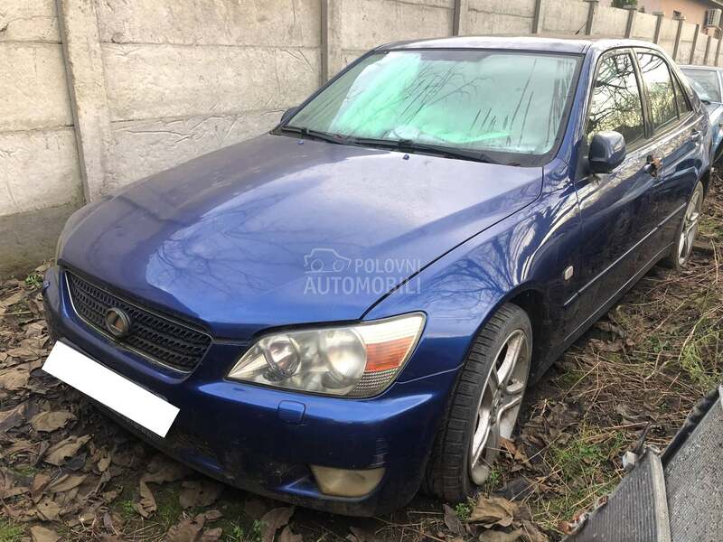 Lexus IS 200 IS200 2004. god. -  kompletan auto u delovima