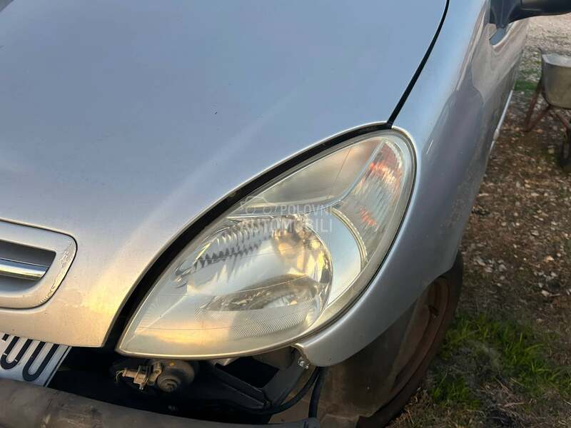 Levi far restajling za Citroen Xsara Picasso od 2004. do 2010. god.