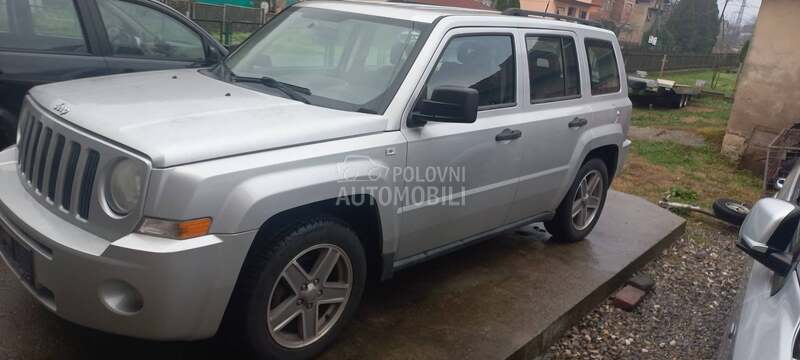 Jeep Patriot 20 CRD 2010. god. -  kompletan auto u delovima