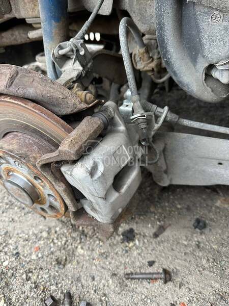 Kočiona klešta za Volkswagen Caddy, Touran, Golf 5 ... od 2004. do 2014. god.