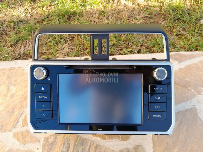 Originalna multimedija navi za Toyota Land Cruiser