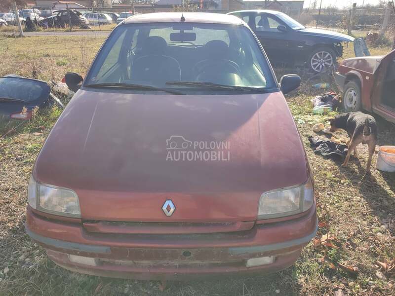 Renault Clio 1.4 i 1996. god. -  kompletan auto u delovima