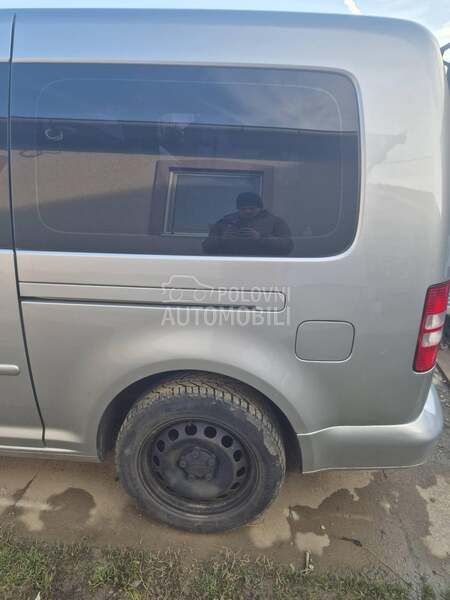 Leva polu stranica maxi za Volkswagen Caddy od 2004. do 2020. god.