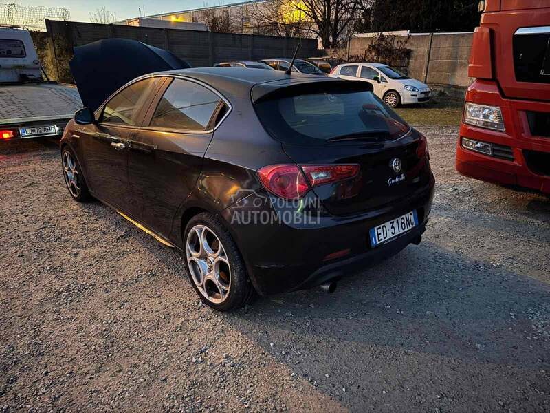 Alfa Romeo Giulietta 2013. god. -  kompletan auto u delovima