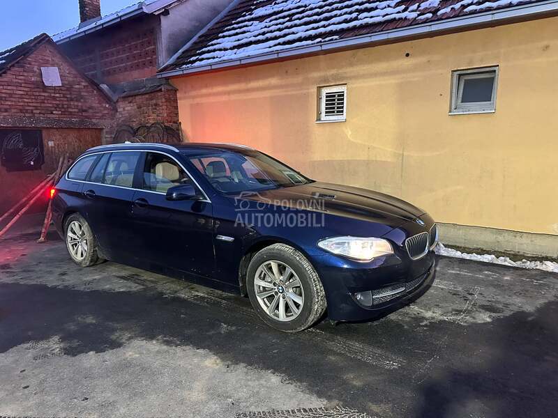 BMW 520 F11 2012. god. -  kompletan auto u delovima