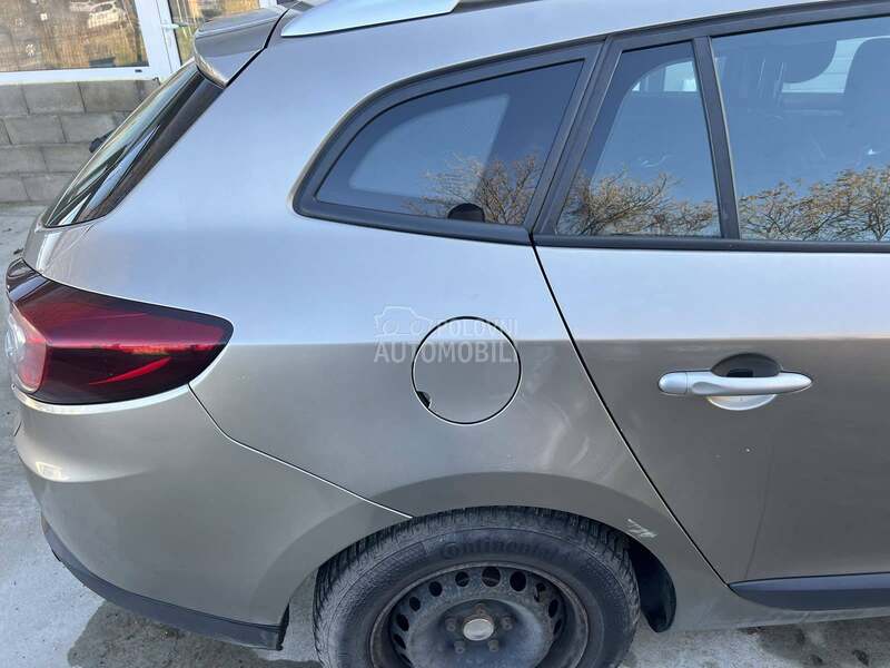 Polustranica desna zlatna TEHNK za Renault Megane od 2009. do 2016. god.
