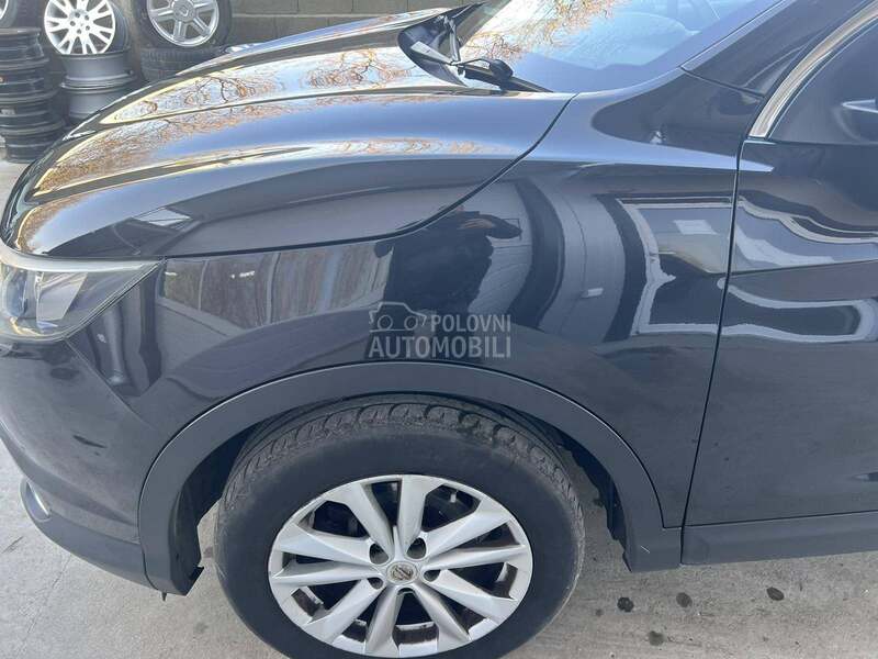 Krilo levo crno Z11G za Nissan Qashqai od 2013. do 2021. god.