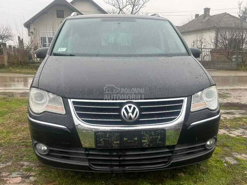 Hauba crna za Volkswagen Touran od 2003. do 2015. god.