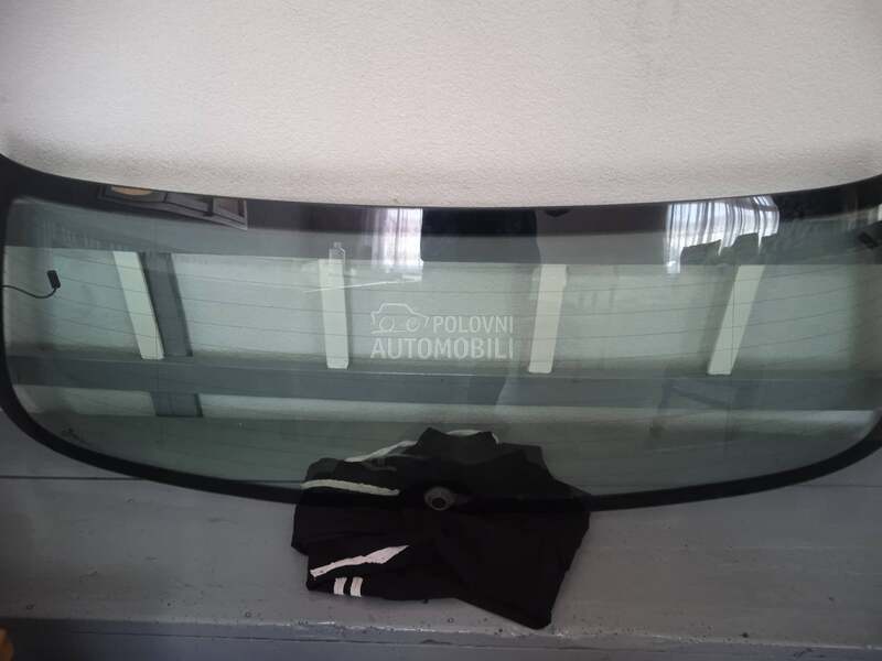 Zadnje staklo gepeka  golf 6 za Volkswagen Golf 6 od 2008. do 2012. god. za Volkswagen Golf 6 od 2008. do 2012. god.