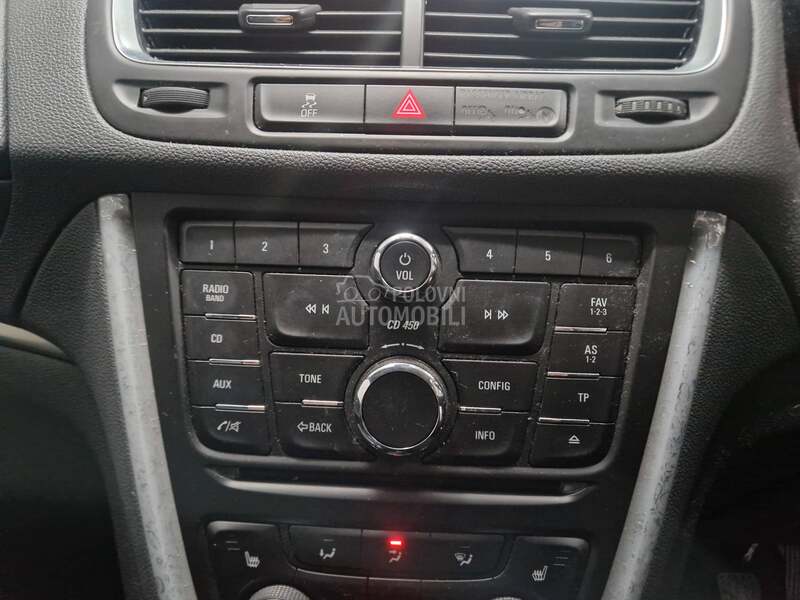Fabricki radio cd450 za Opel Mokka