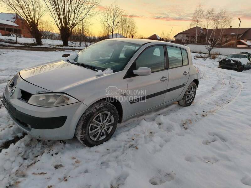 Renault Megane 2004. god. -  kompletan auto u delovima