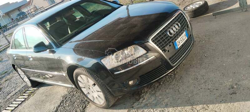 Audi A8 -  kompletan auto u delovima