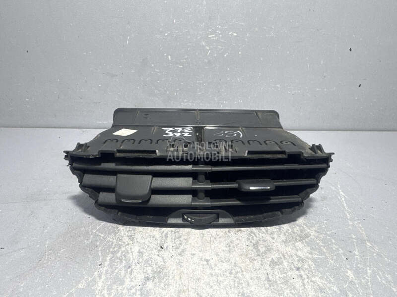 RESETKA VENTILACIJE za Peugeot 2008
